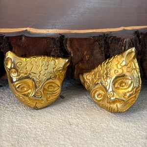 Isabel Canovas Cat Face Earrings